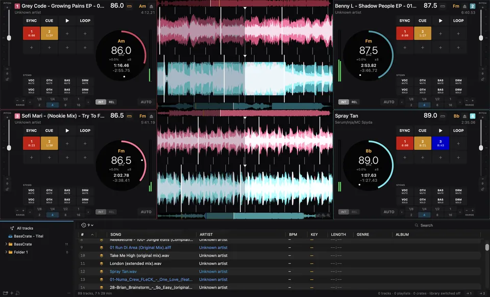 aDJusted with four decks and their waveforms